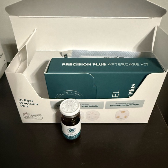 VI Peel Other - VI PRECISION PLUS KIT  EXP 11/26 NWT